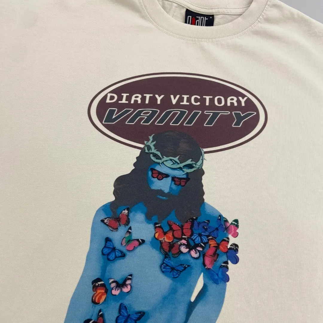 Beautiful Saint Michael retro butterfly portrait print Vintage loose pure cotton short-sleeved digital white ink direct injection, the fabric is breathable and the pattern is three-dimensional and clear. Fabric: Double yarn 240g Style number: S822 Size: S-M-L-XL Color: Off-white Price: P110